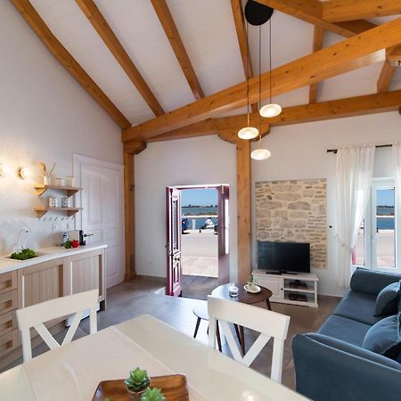 Avali Design Suites Lefkada City Bagian luar foto