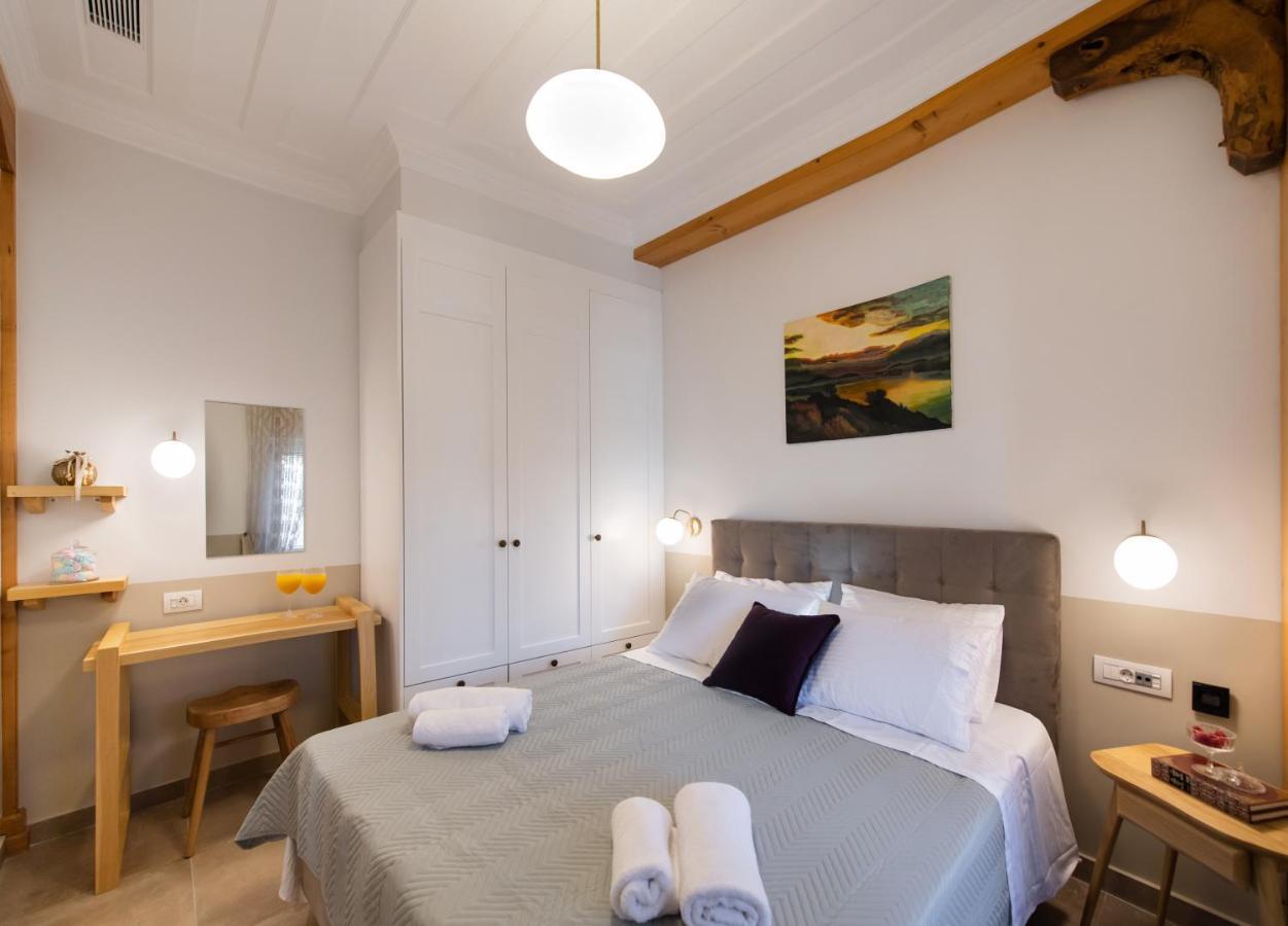Avali Design Suites Lefkada City Bagian luar foto