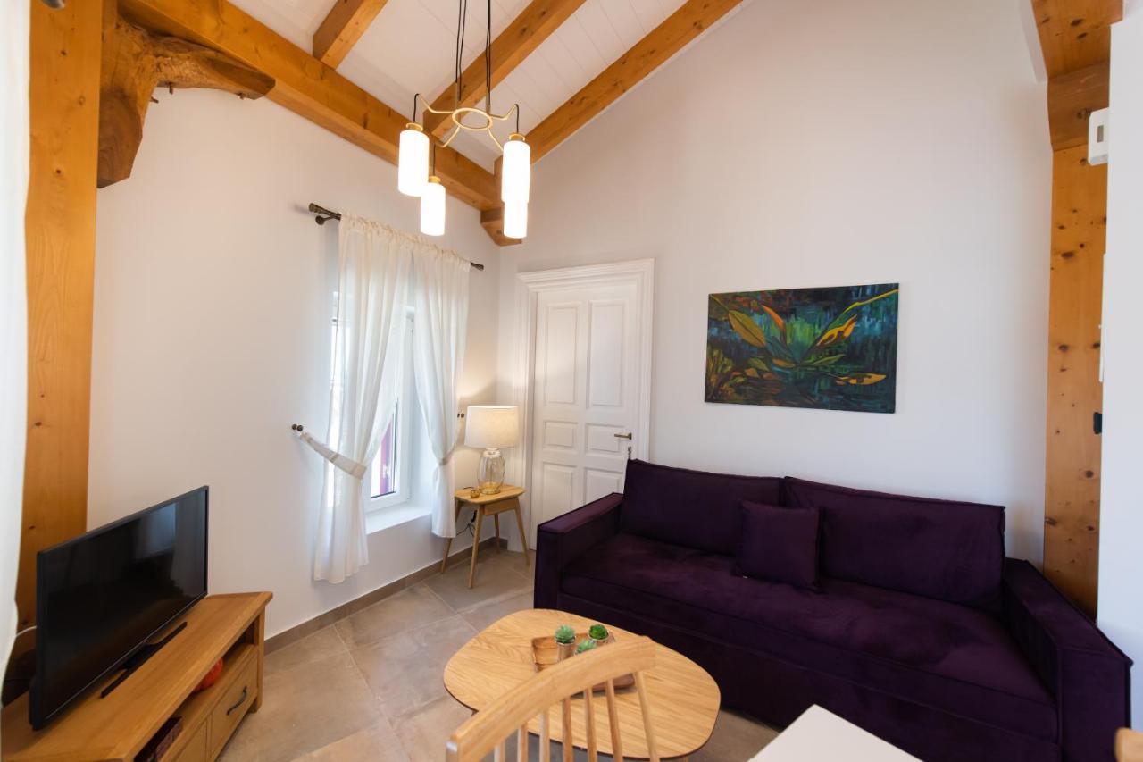 Avali Design Suites Lefkada City Bagian luar foto