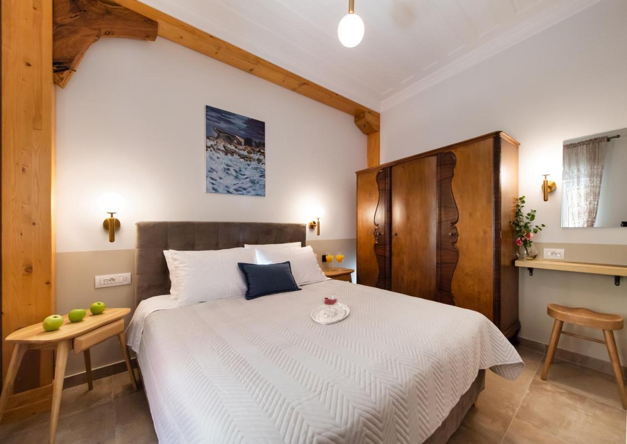 Avali Design Suites Lefkada City Bagian luar foto