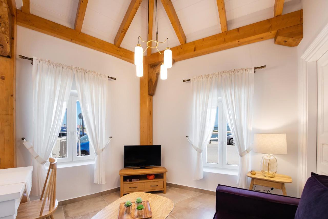 Avali Design Suites Lefkada City Bagian luar foto