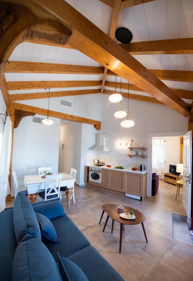 Avali Design Suites Lefkada City Bagian luar foto